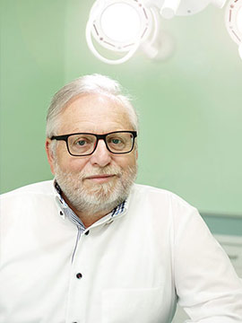MUDr. Pavel Koňařík - transplantace vlasů